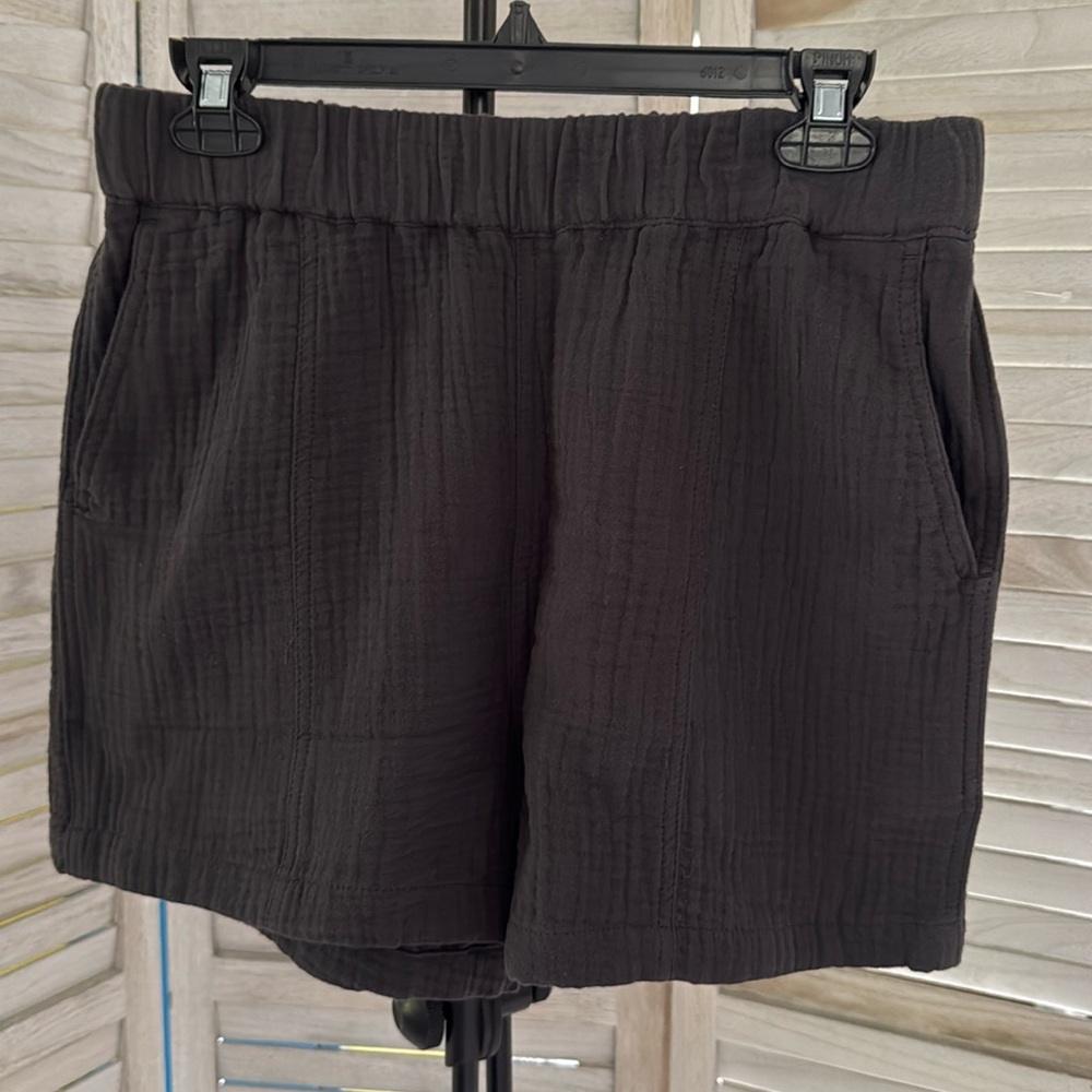 Madewell Lightspun shorts NWOT Size M